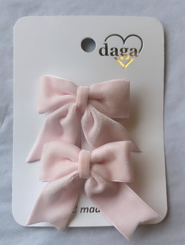 Daga Pink Velvet Hair Clips A24148