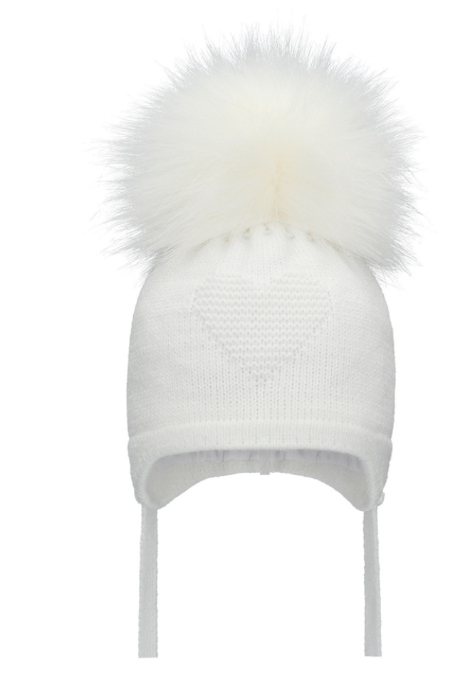 White Pom Pom Envy Corazon Hat